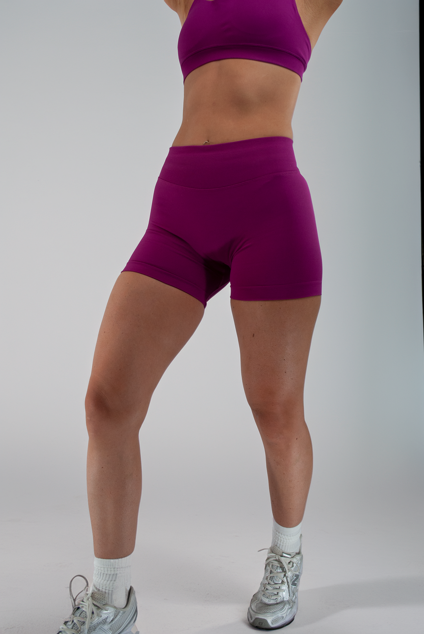 SEAMLESS SHORTS