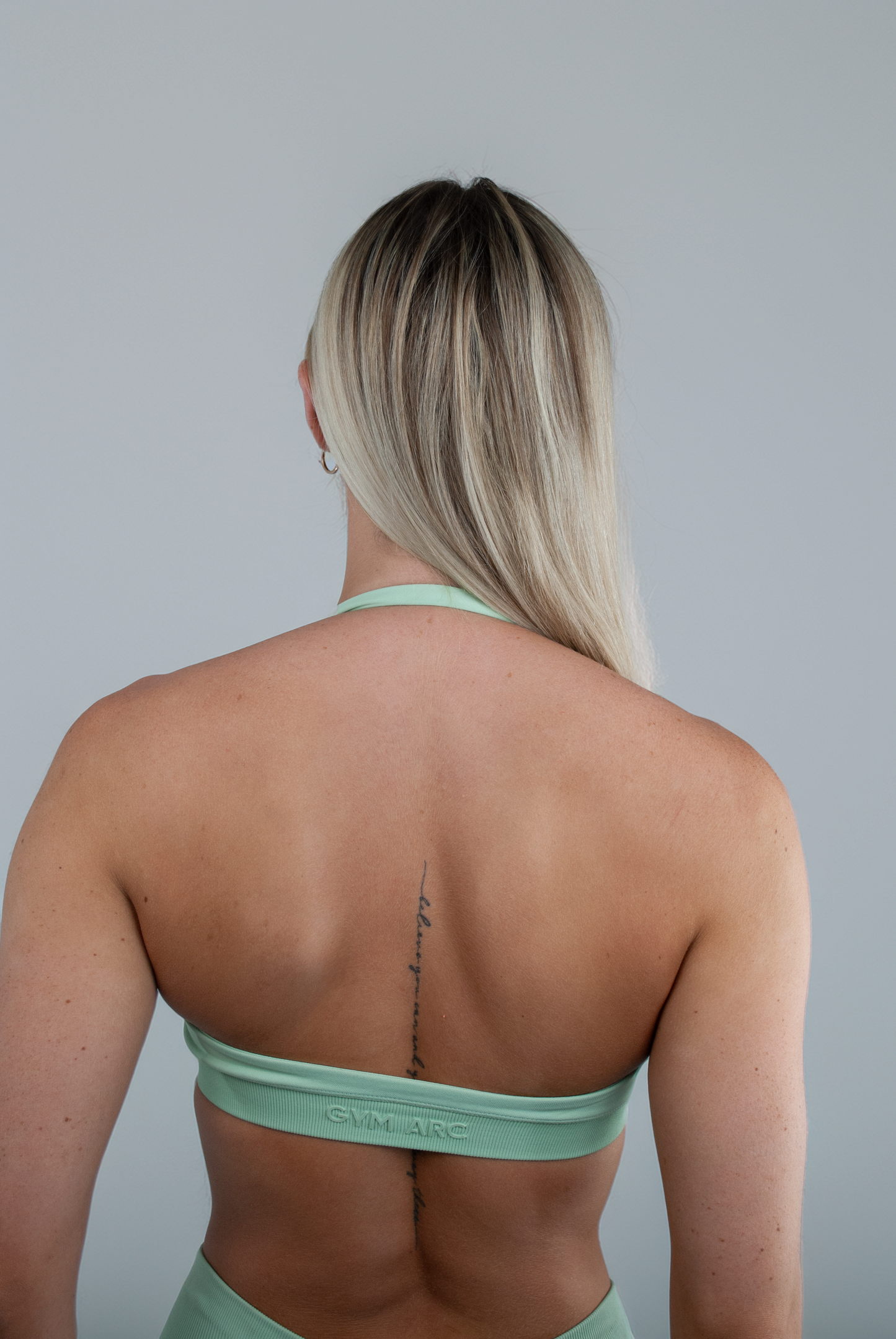 V NECK SPORTS BRA