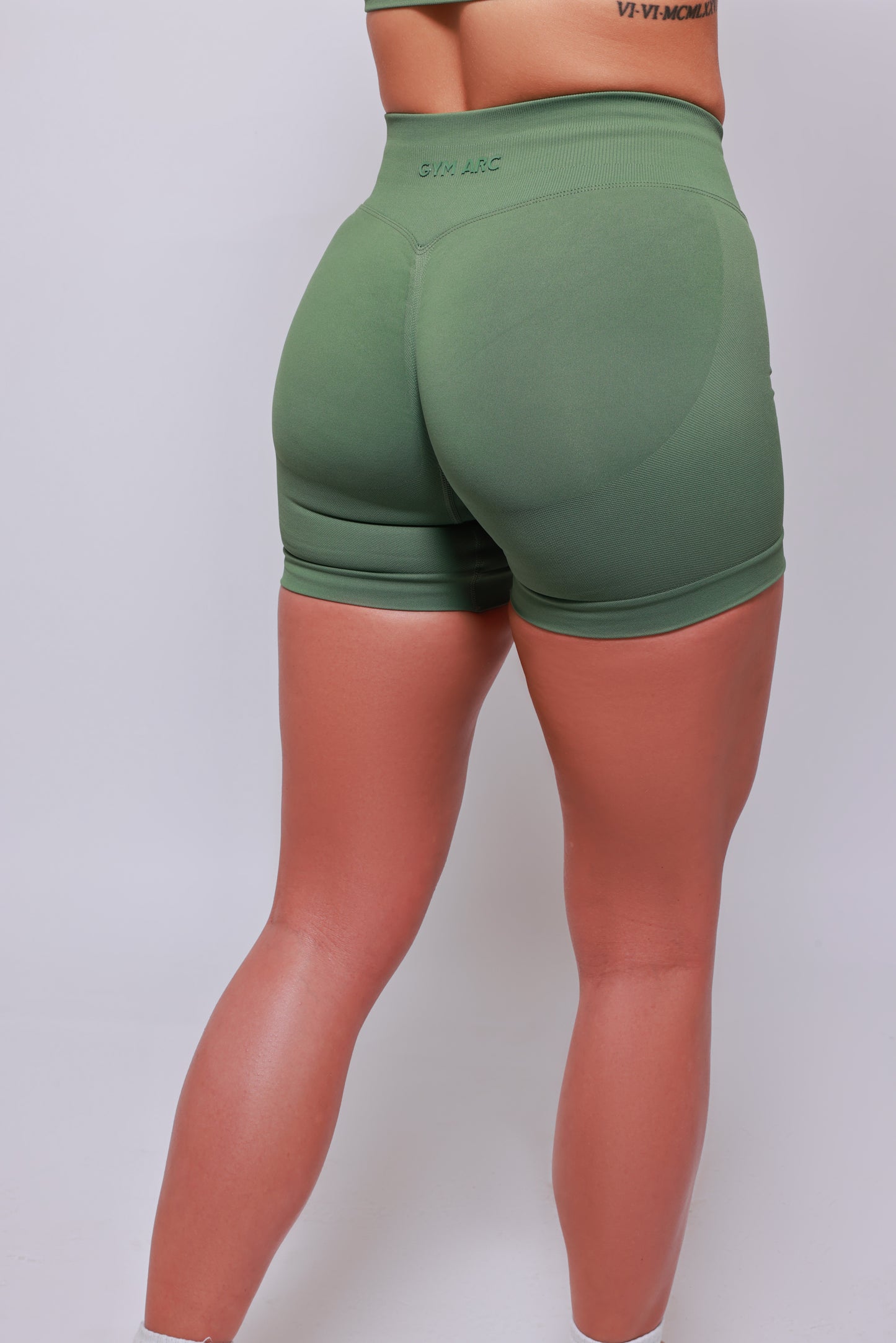 SEAMLESS SHORTS