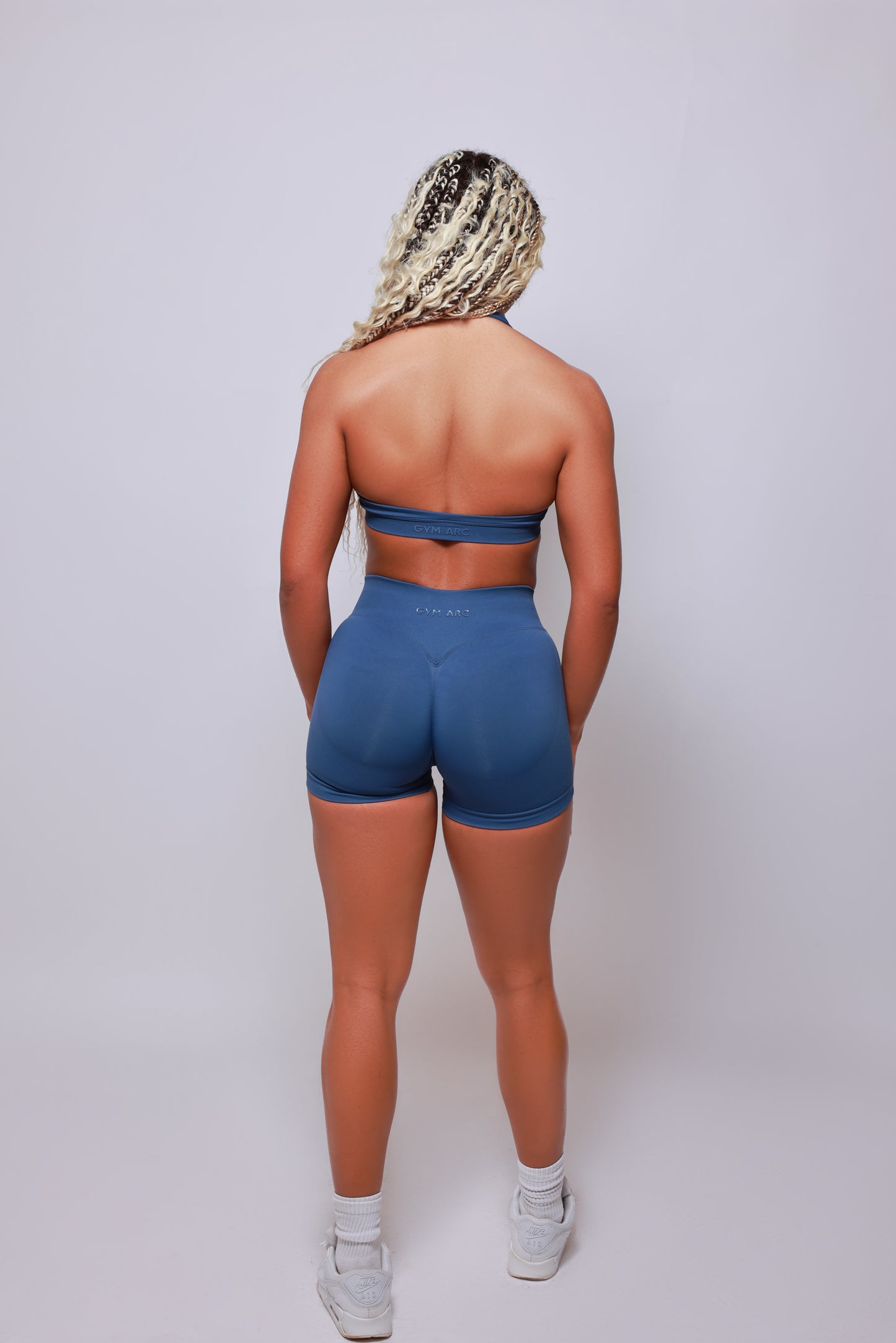 SEAMLESS SHORTS