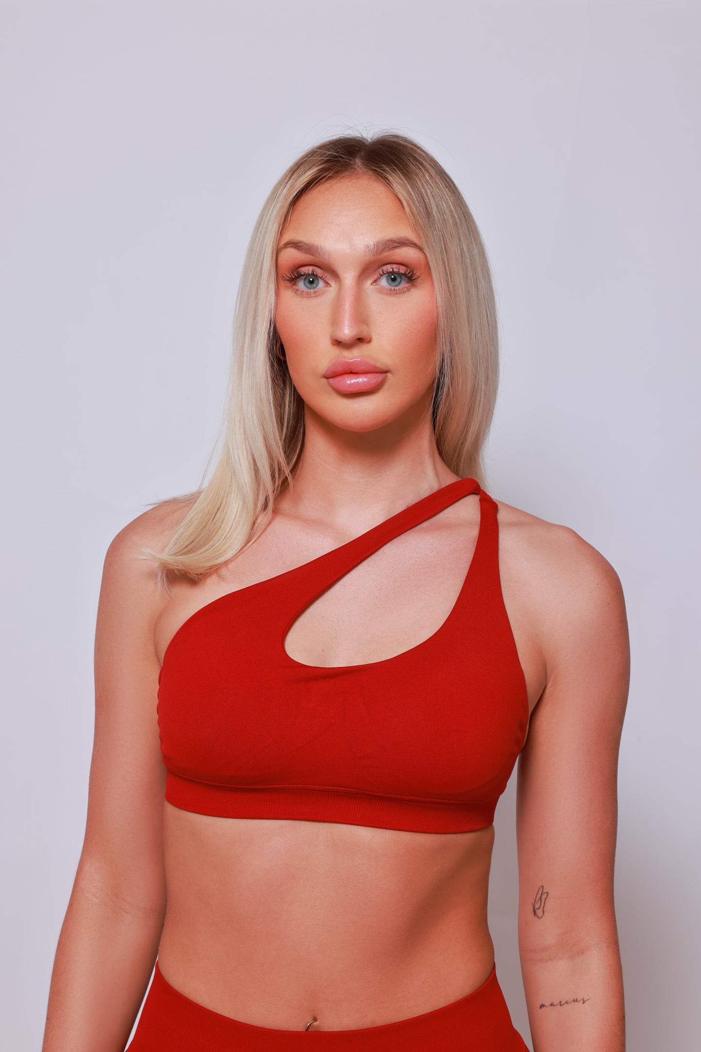 HALTER NECK SPORTS BRA