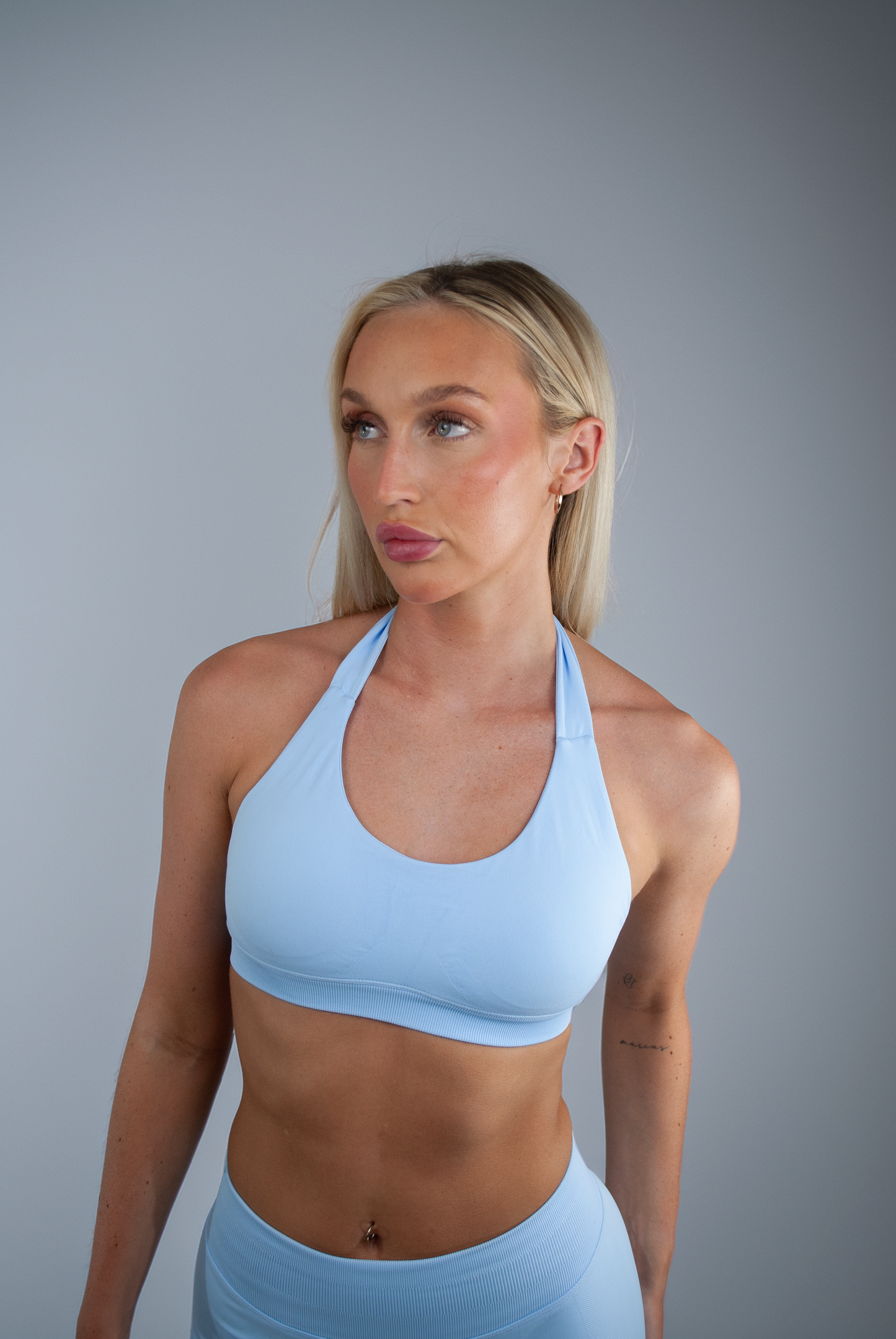 V NECK SPORTS BRA