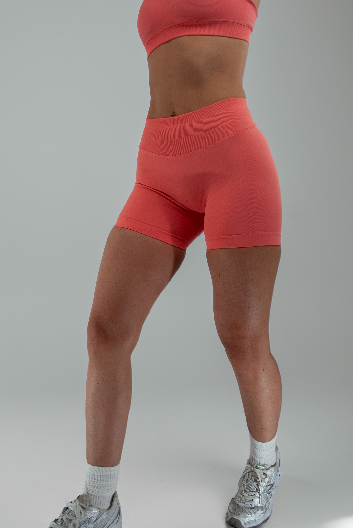 SEAMLESS SHORTS